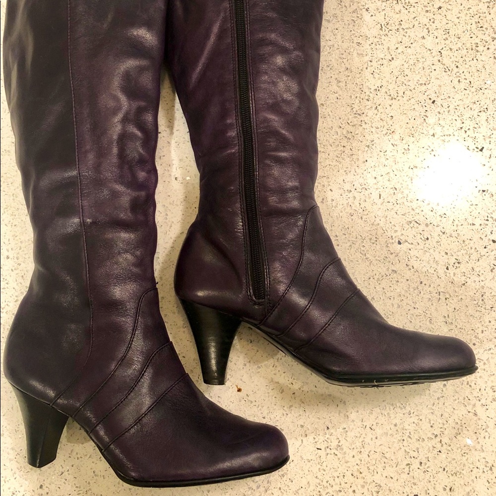 Born leather boots - eggplant